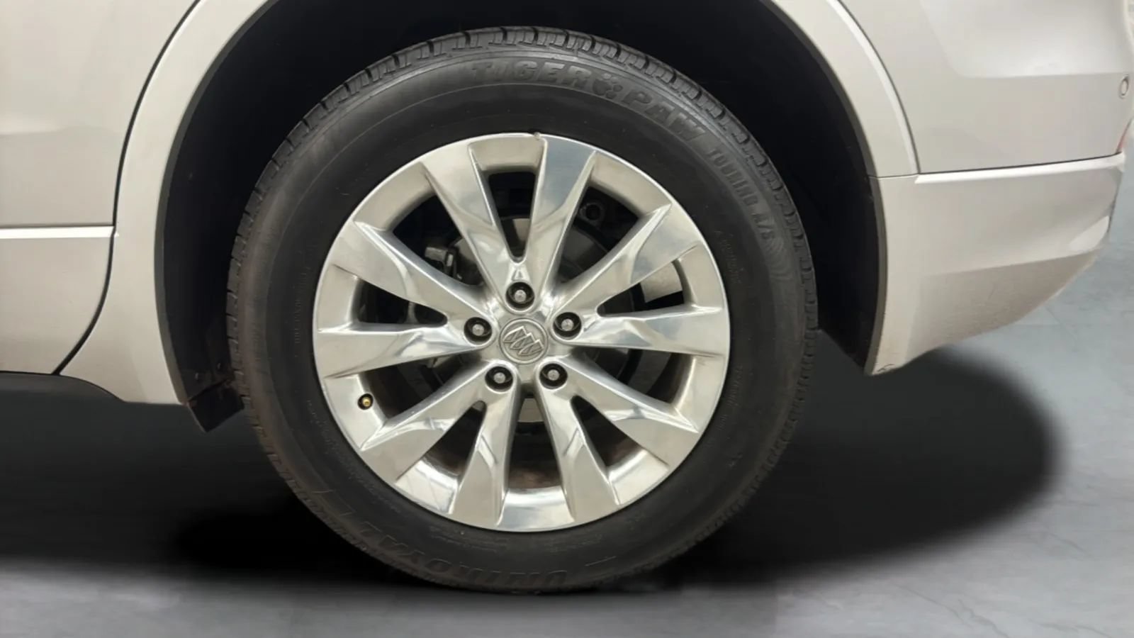 Used 2018 Buick Envision Essence AWD/4WD image 29