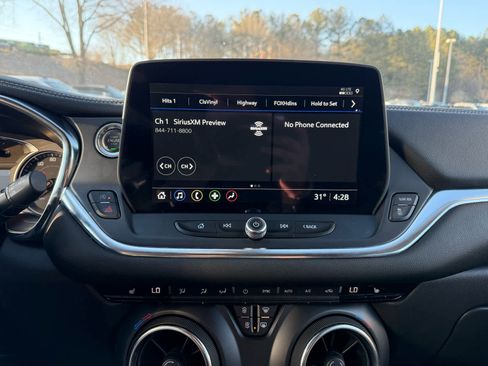 Used 2025 Chevrolet Blazer LT image 18