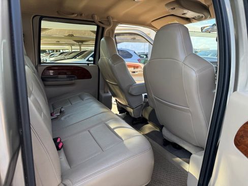 Used 2002 Ford F350 2WD Crew Cab DRW Super Duty image 19