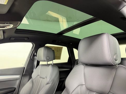 Certified 2025 Audi Q5 2.0T Premium w/ Convenience Plus Package image 16