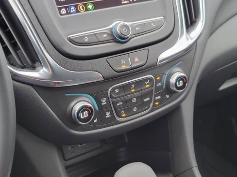 Used 2024 Chevrolet Equinox LT w/ LPO, Floor Liner Package FWD image 18