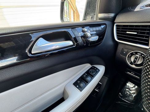 Used 2017 Mercedes-Benz GLS 550 4MATIC w/ Driver Assistance Package image 28