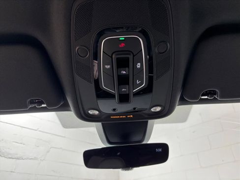 Used 2025 Audi Q7 3.0T Prestige image 12