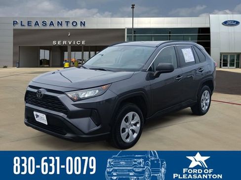 Used 2020 Toyota RAV4 LE FWD image 1
