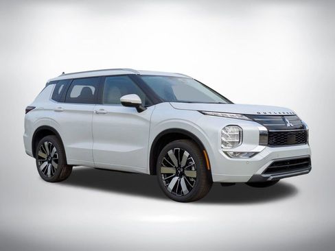New 2026 Mitsubishi Outlander SEL FWD image 2