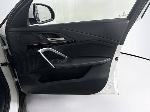 Used 2025 BMW X2 xDrive28i image 32