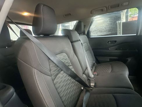 Used 2025 Nissan Pathfinder SV AWD/4WD image 26