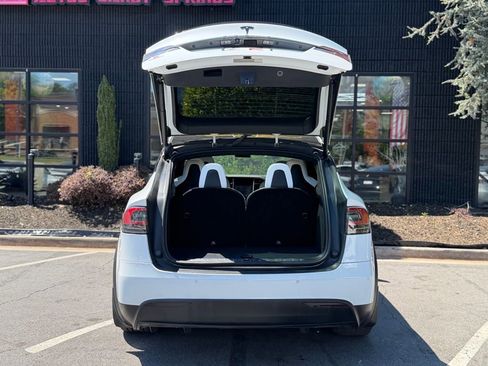 Used 2018 Tesla Model X 100D image 17