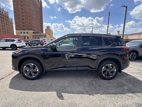 Certified 2025 Nissan Rogue SV FWD image 2