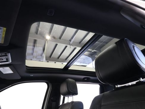 Used 2025 Toyota Tundra Limited AWD/4WD image 39