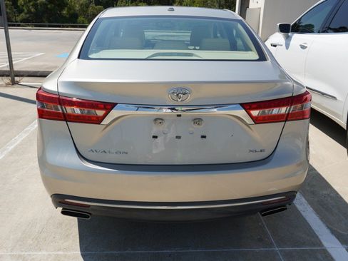 Used 2017 Toyota Avalon XLE Premium FWD image 7