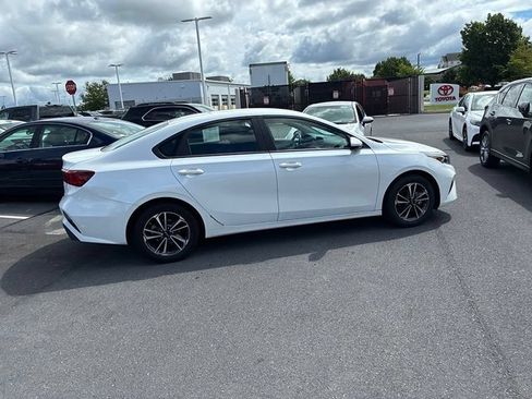 Used 2024 Kia Forte LXS FWD image 5