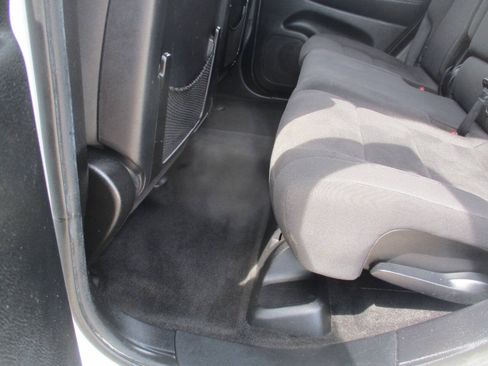 Used 2013 Jeep Grand Cherokee Laredo AWD/4WD image 38