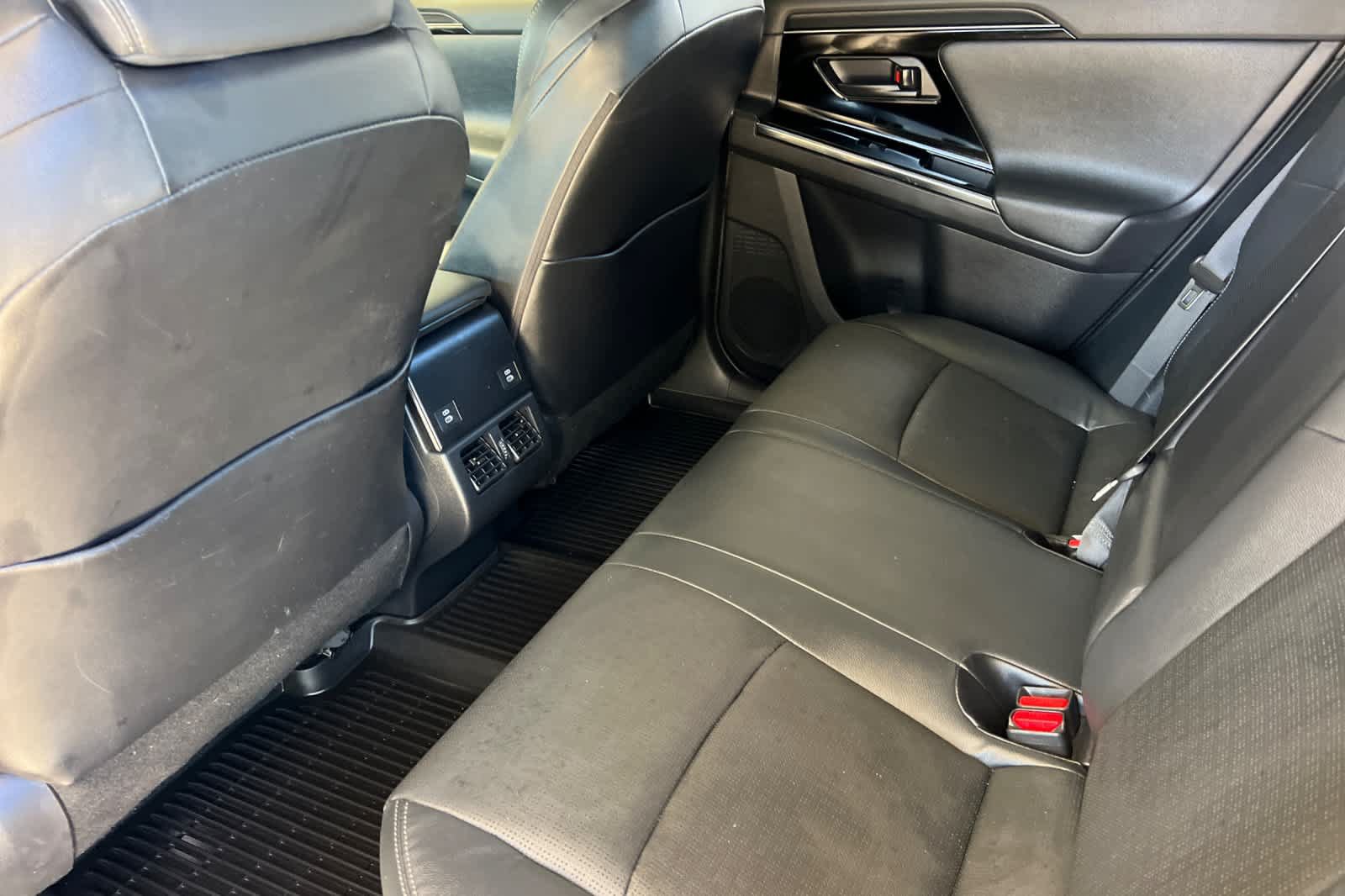 Used 2023 Toyota bZ4X FWD image 4