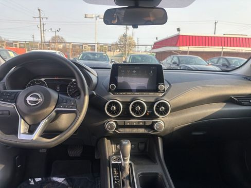 Used 2024 Nissan Sentra SV image 17