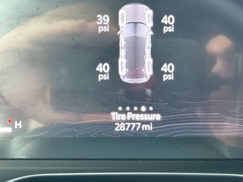 Used 2025 Jeep Grand Cherokee Altitude AWD/4WD image 15