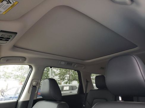 Certified 2025 Nissan Pathfinder SL w/ SL Premium Package image 28