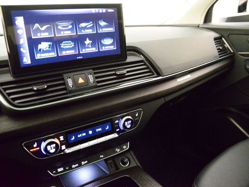 Certified 2025 Audi Q5 Premium w/ Convenience Plus Package image 31