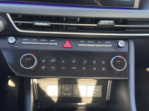 Certified 2025 Hyundai Sonata Limited image 33