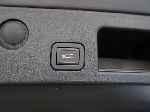 Used 2026 GMC Terrain Denali AWD/4WD image 9