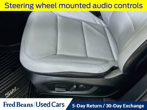 Used 2021 Ford Explorer XLT w/ Equipment Group 202A AWD/4WD image 23