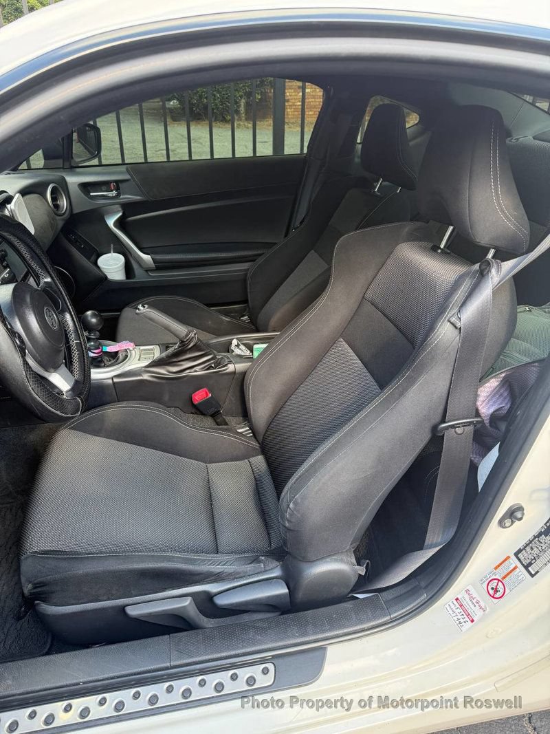Used 2017 Toyota 86 860 Special Edition RWD image 2