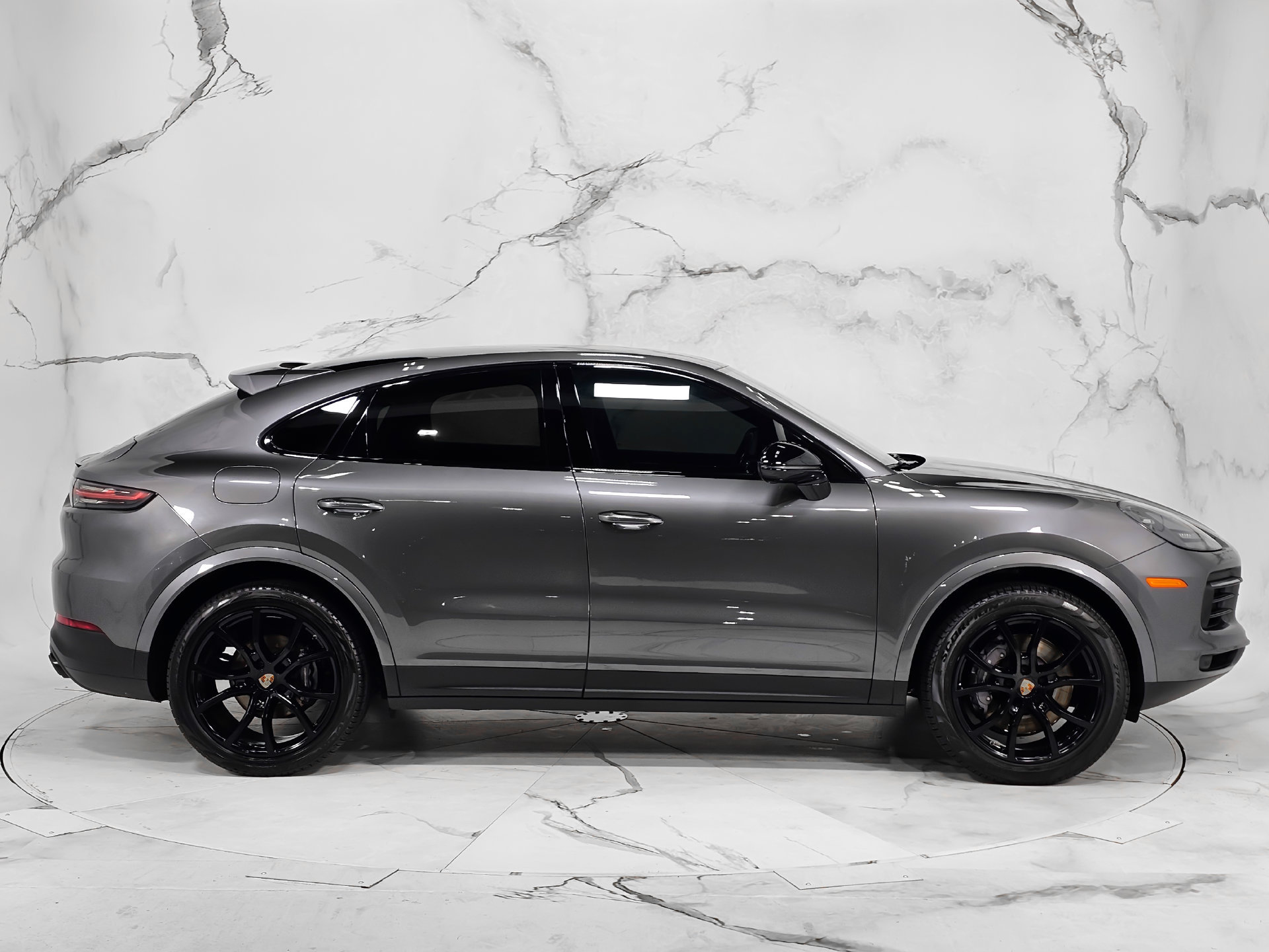 Used 2022 Porsche Cayenne Coupe AWD/4WD image 12