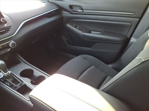 Used 2025 Nissan Altima 2.5 S image 17
