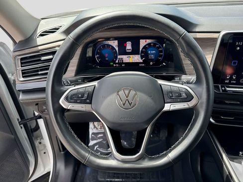 Used 2024 Volkswagen Atlas SEL AWD/4WD image 28
