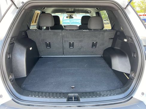 Used 2025 Chevrolet Equinox LT FWD image 36