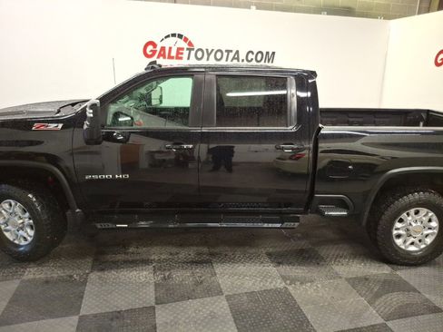 Used 2021 Chevrolet Silverado 2500 LT w/ Convenience Package image 7