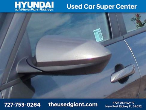 Used 2025 Hyundai Elantra SE FWD image 11