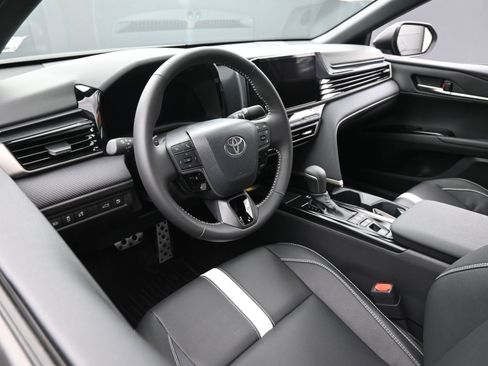 Used 2026 Toyota Camry SE image 16