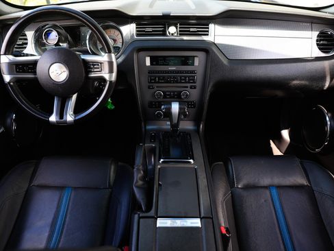 Used 2010 Ford Mustang GT image 2