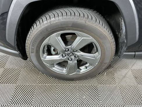 Used 2020 Toyota RAV4 Limited AWD/4WD image 9