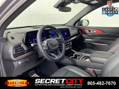 Used 2026 Chevrolet Traverse Z71 AWD/4WD image 11