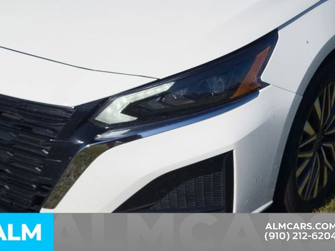 Used 2025 Nissan Altima 2.5 SV FWD image 6