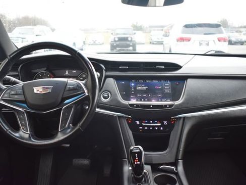 Used 2020 Cadillac XT5 Premium Luxury image 37