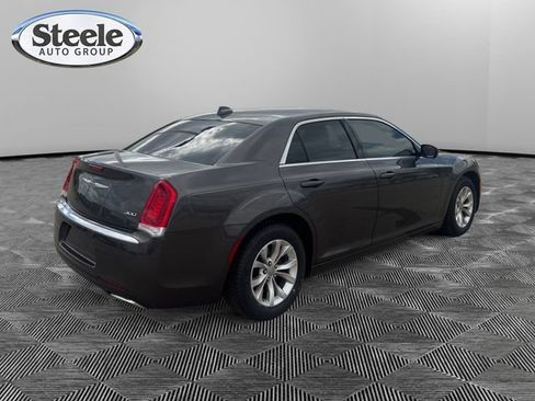 Used 2023 Chrysler 300 Touring image 5