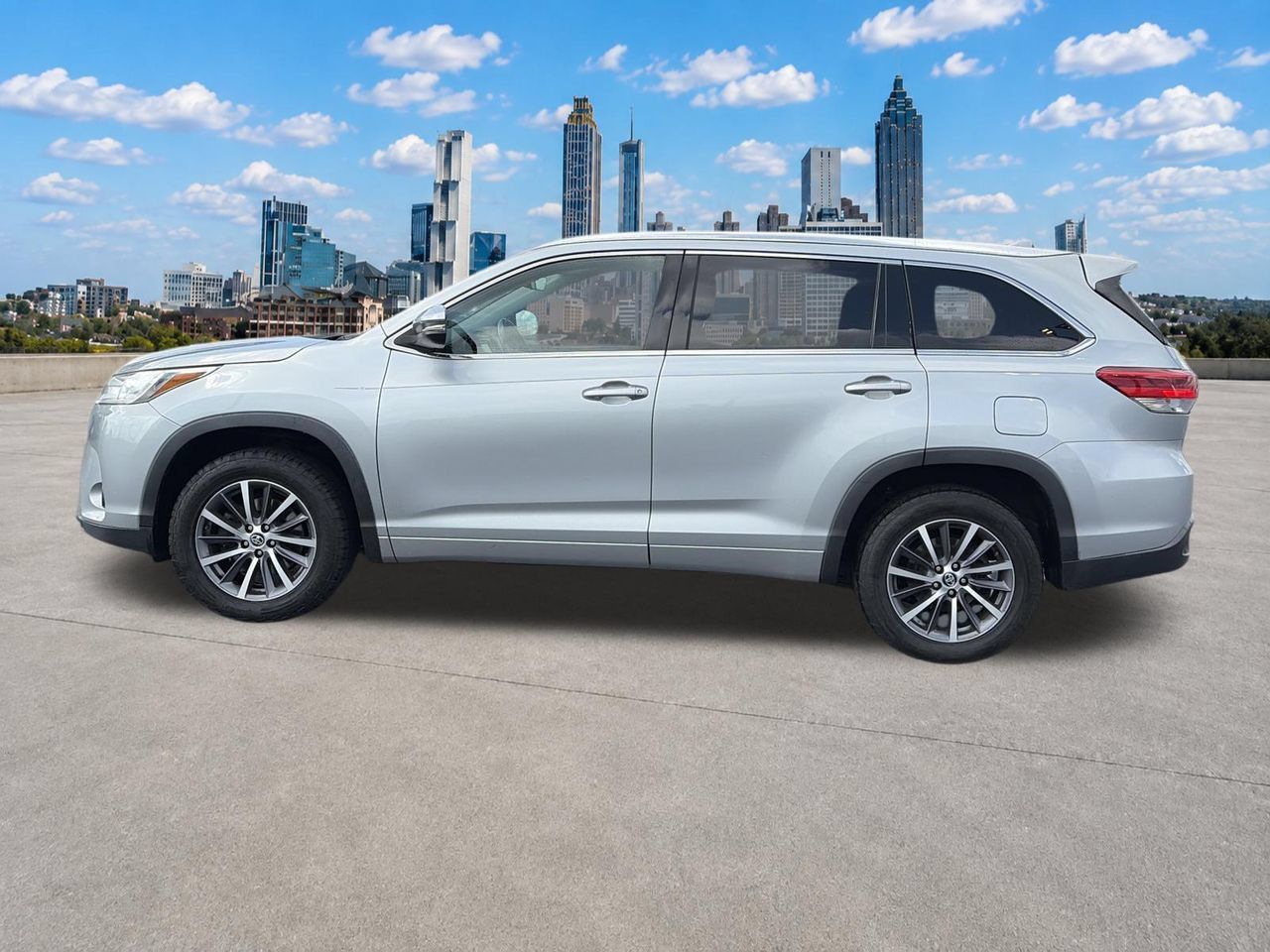 Used 2018 Toyota Highlander XLE FWD image 23