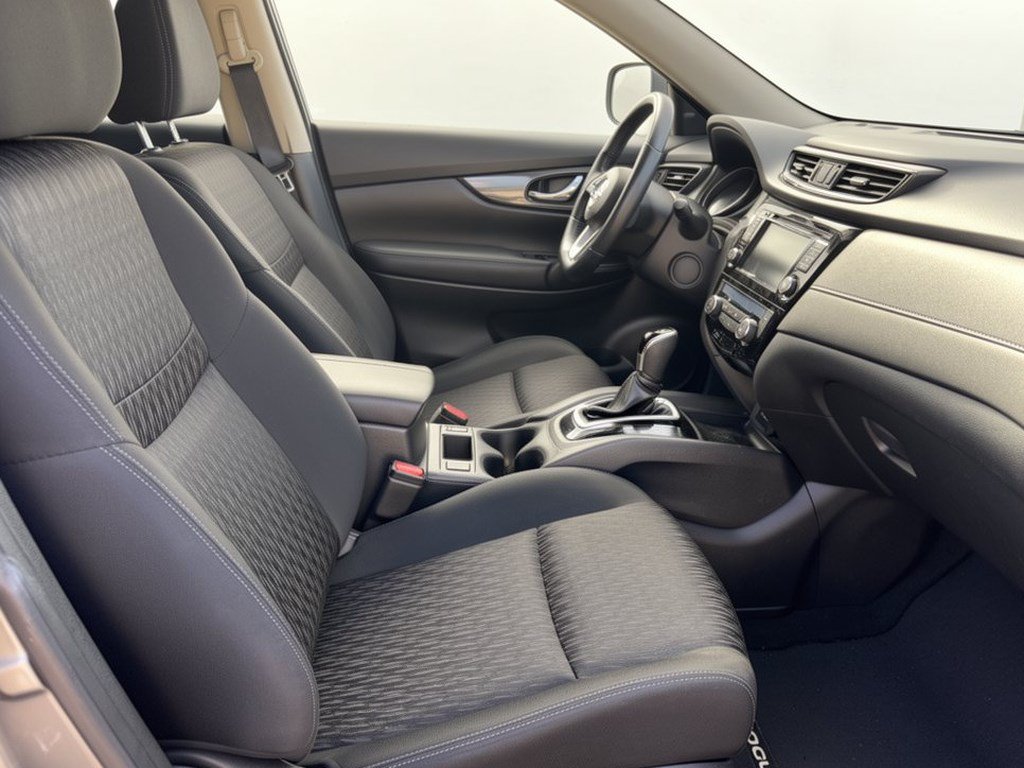 Used 2018 Nissan Rogue SV FWD image 30