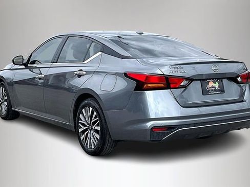 Used 2023 Nissan Altima 2.5 SV image 4