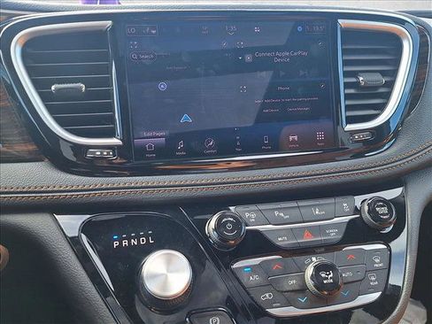 Used 2023 Chrysler Pacifica Pinnacle image 12