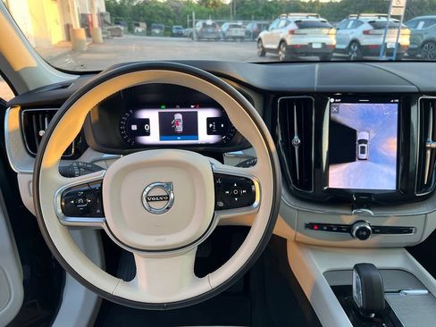 Certified 2024 Volvo XC60 B5 Plus AWD/4WD image 20