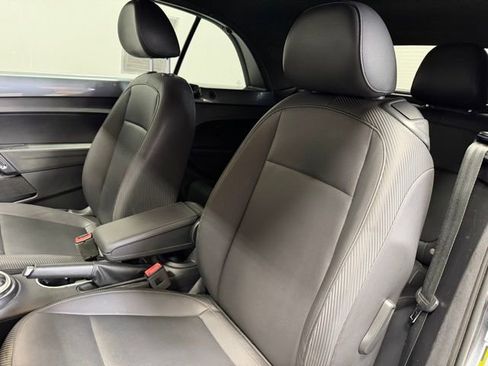 Used 2018 Volkswagen Beetle 2.0T SE image 16