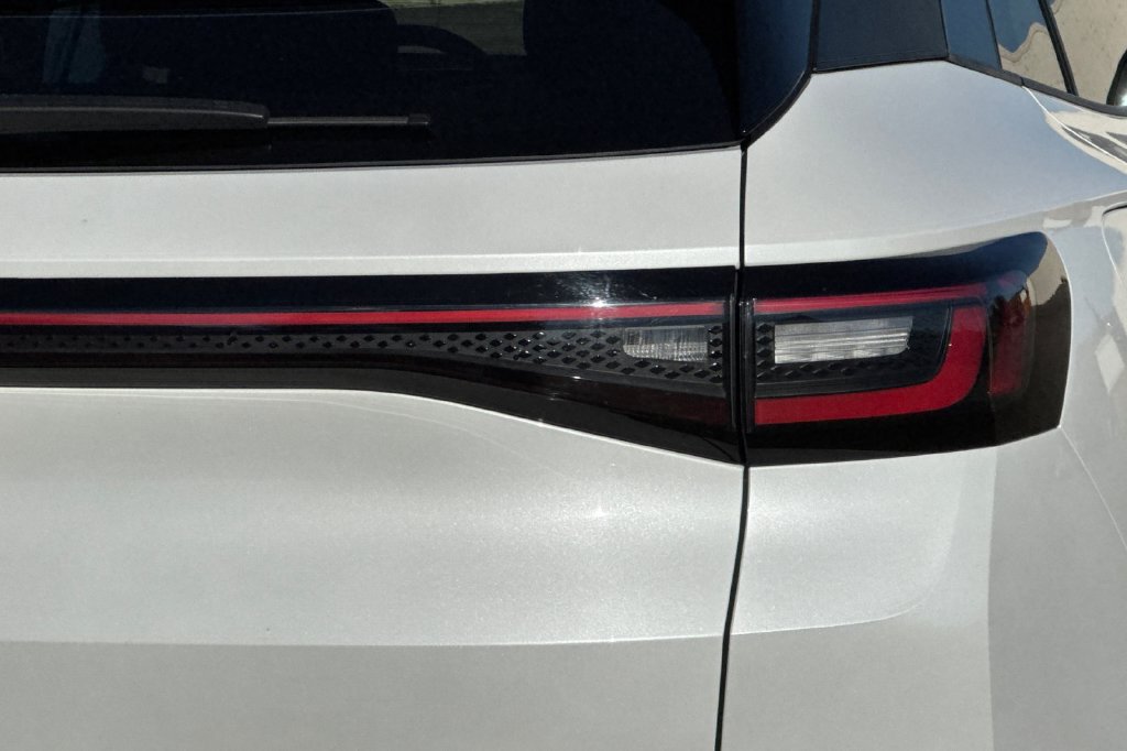 Used 2023 Volkswagen ID.4 Pro S RWD image 32