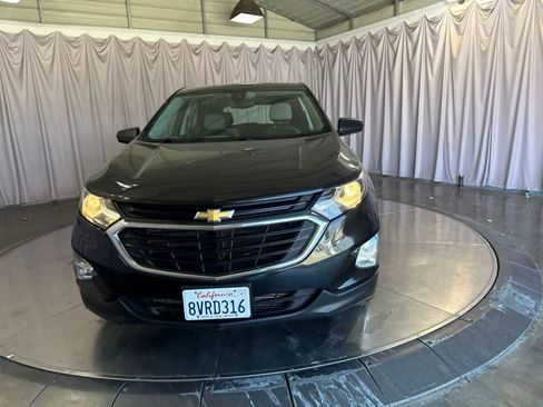 Used 2020 Chevrolet Equinox LS AWD/4WD image 2
