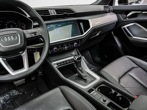 Used 2025 Audi Q3 2.0T Premium image 28