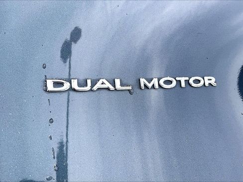 Used 2022 Tesla Model Y Long Range image 9