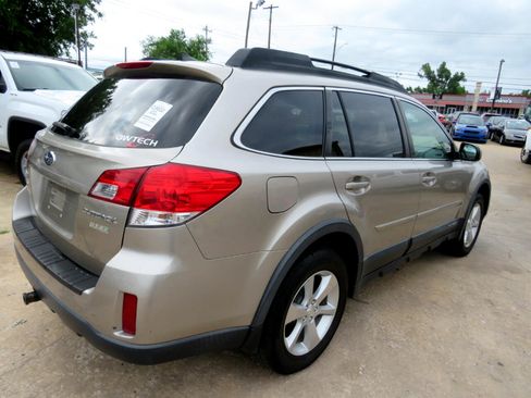 Used 2014 Subaru Outback 2.5i Premium w/ Moonroof Package image 4
